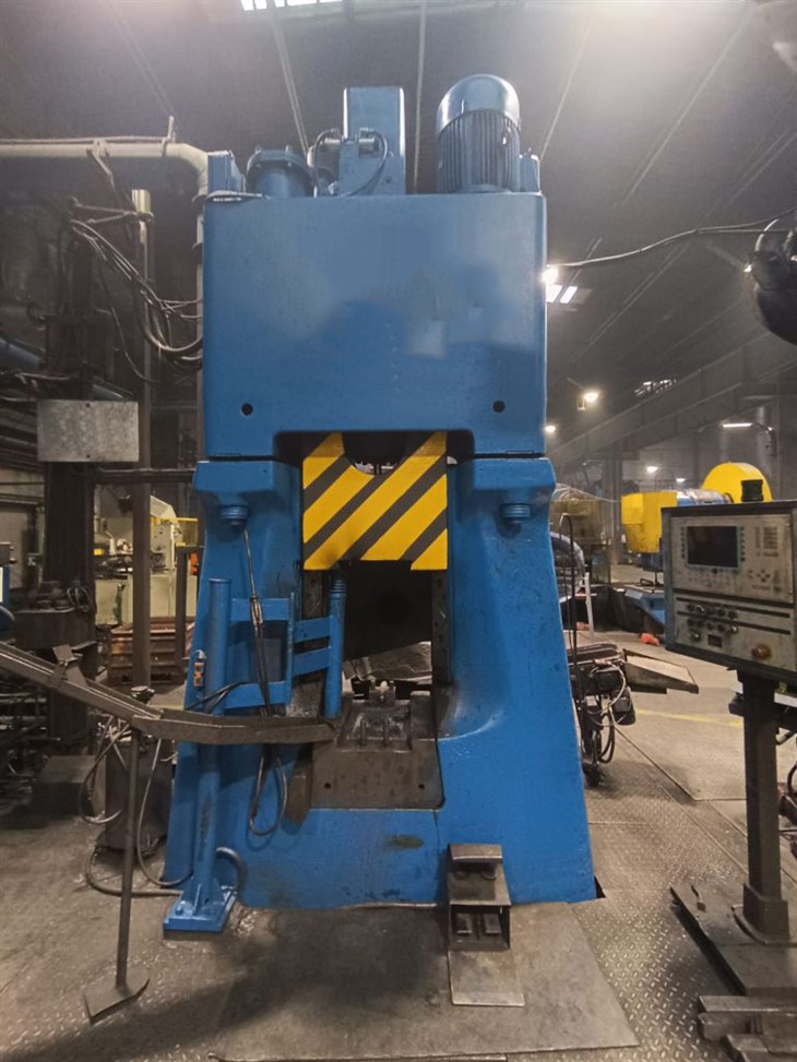 CNC hidrauliskais slēgtais āmurs